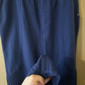 Jaanuu scrub pants. Worn maybe 1-2 times Navy Blue size M